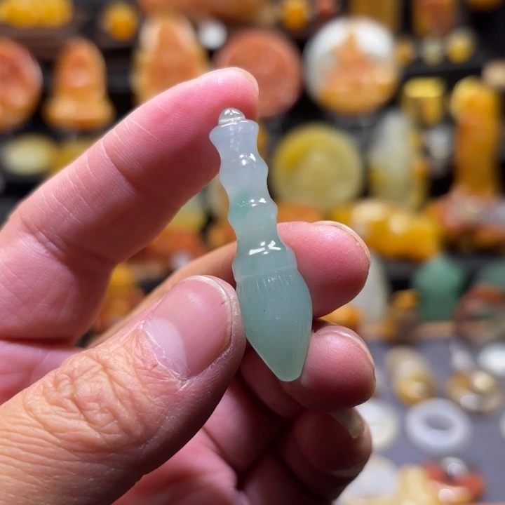 石英质玉（非洲翠）未镶嵌颈饰