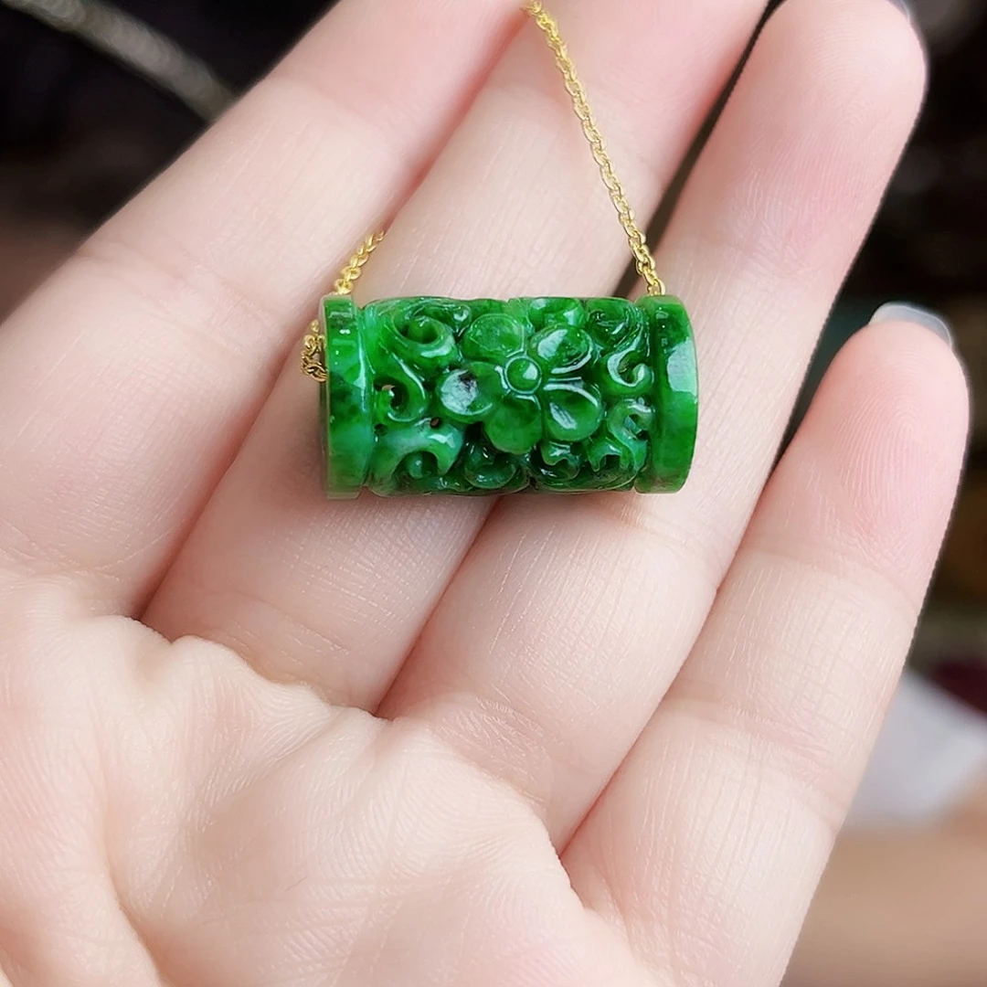 翡翠未镶嵌颈饰多样性