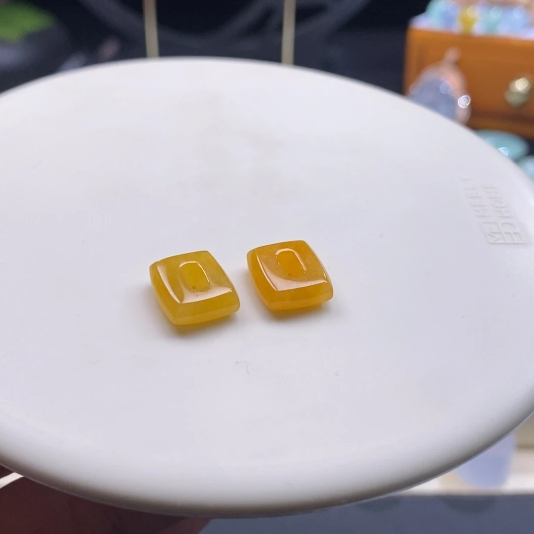 翡翠吊坠(不含链)未镶嵌翡翠满黄方块