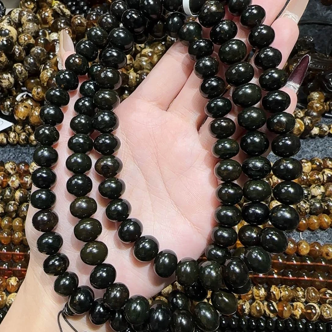 琥珀颈饰未镶嵌花****?抚顺琥珀