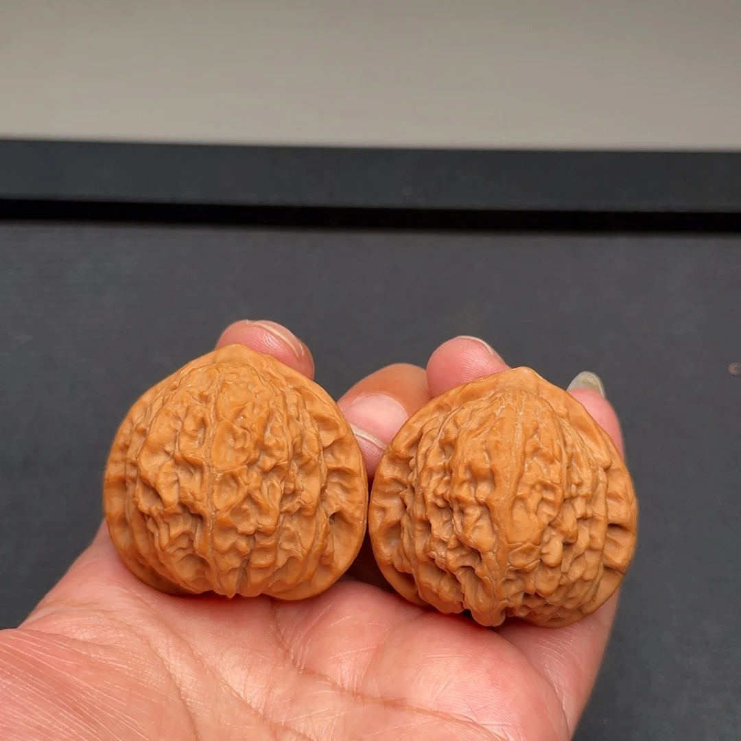 把件猴头核桃39×37全品头茬金牛狮子头XM3522