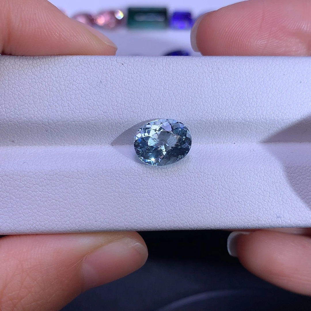 海蓝宝石笔搁未镶嵌治****们2.87ct