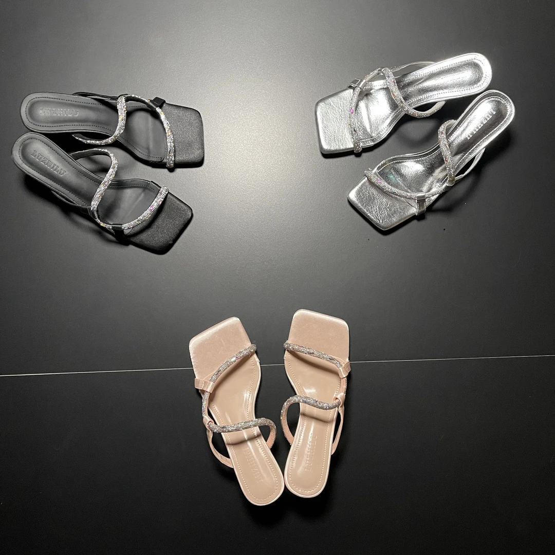 《璀璨星辰》青一女鞋2025夏季新款方头轻奢水钻链条高跟时尚凉拖鞋