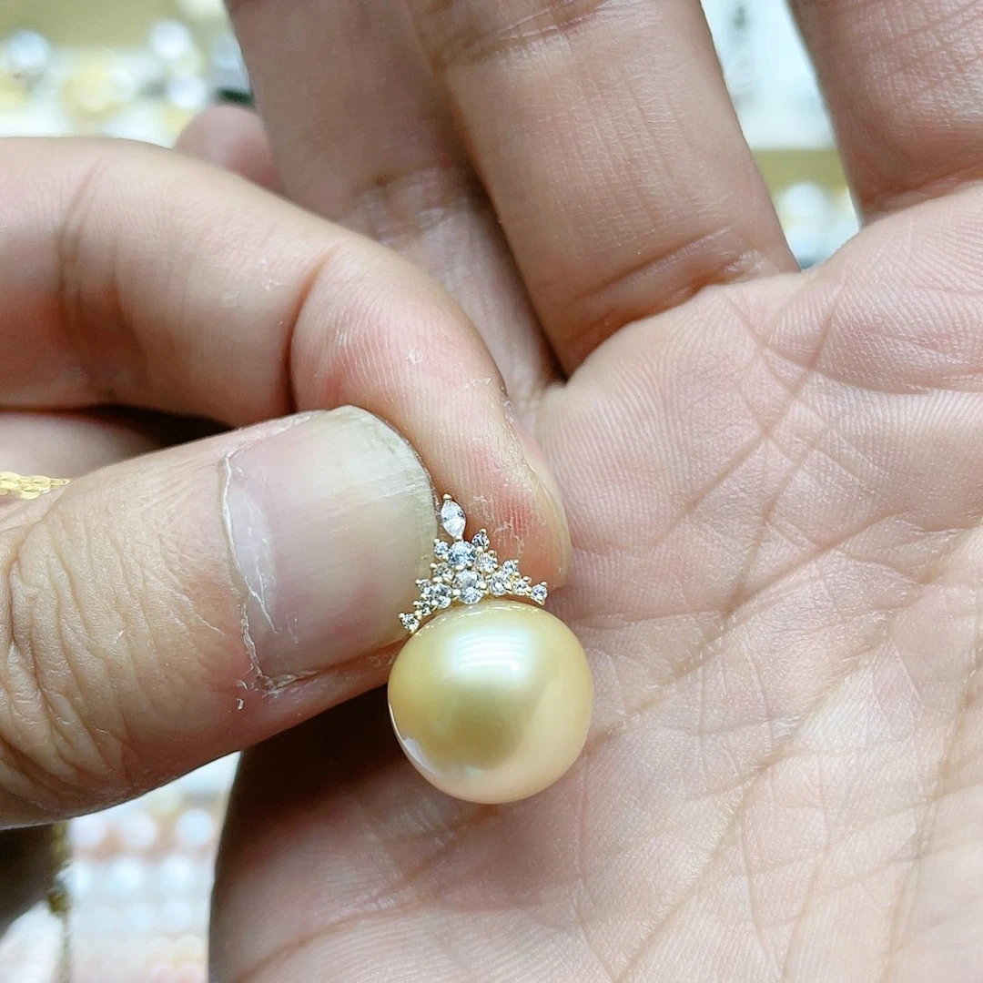 海水珍珠颈饰18K金镶嵌