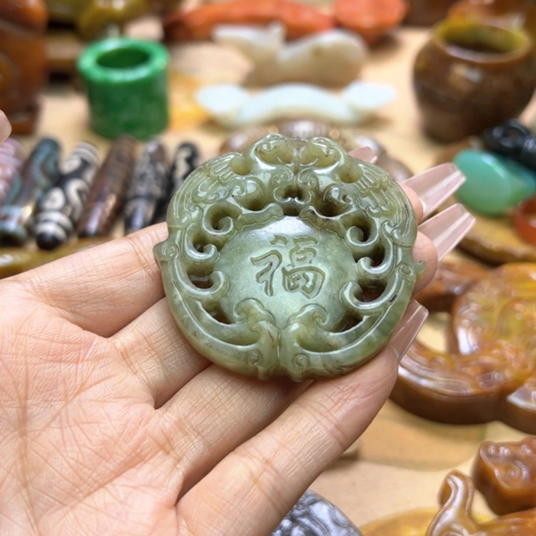 【闪购商品】蛇纹石玉颈饰未镶嵌