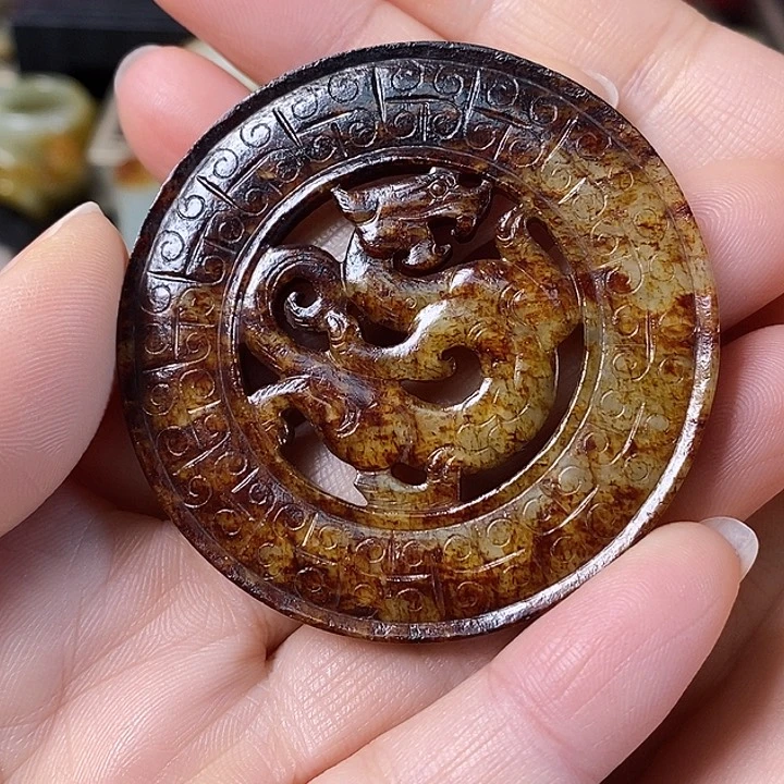 和田玉（糖玉）车挂未镶嵌双**荣