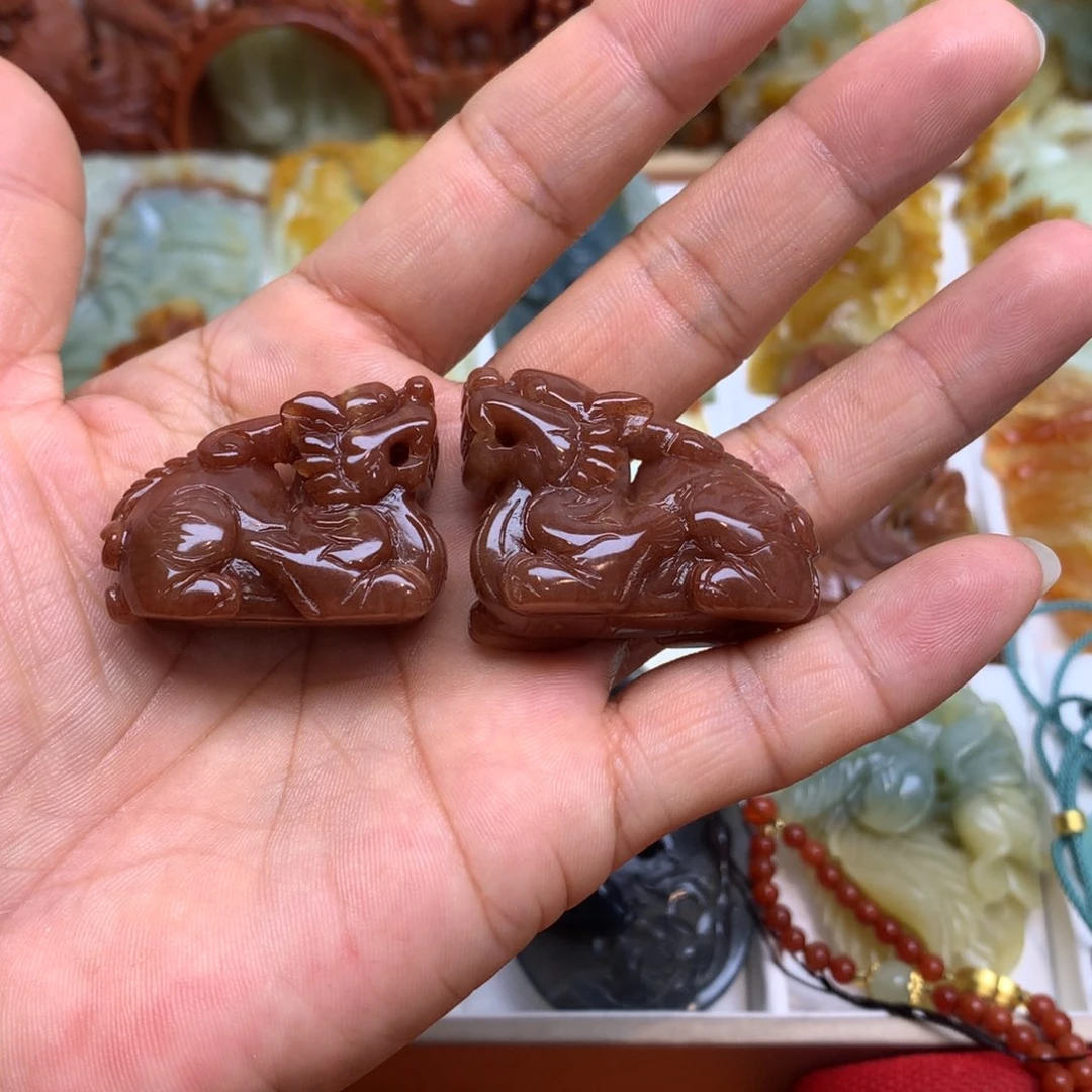 蛇纹石玉颈饰未镶嵌智****y