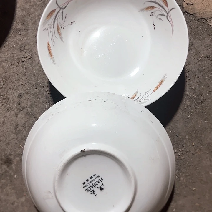 摆件陶瓷盘子碗啥都有