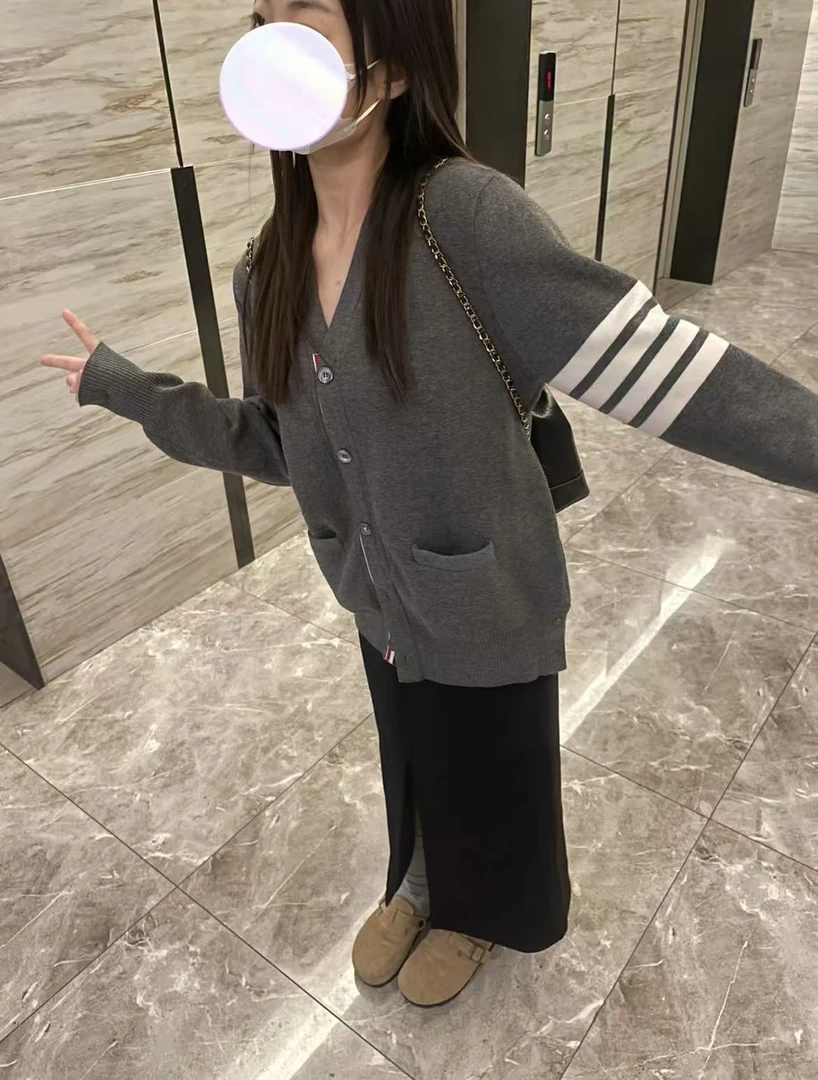 高奢感开衫系列针织毛衣V字领外套男女同款