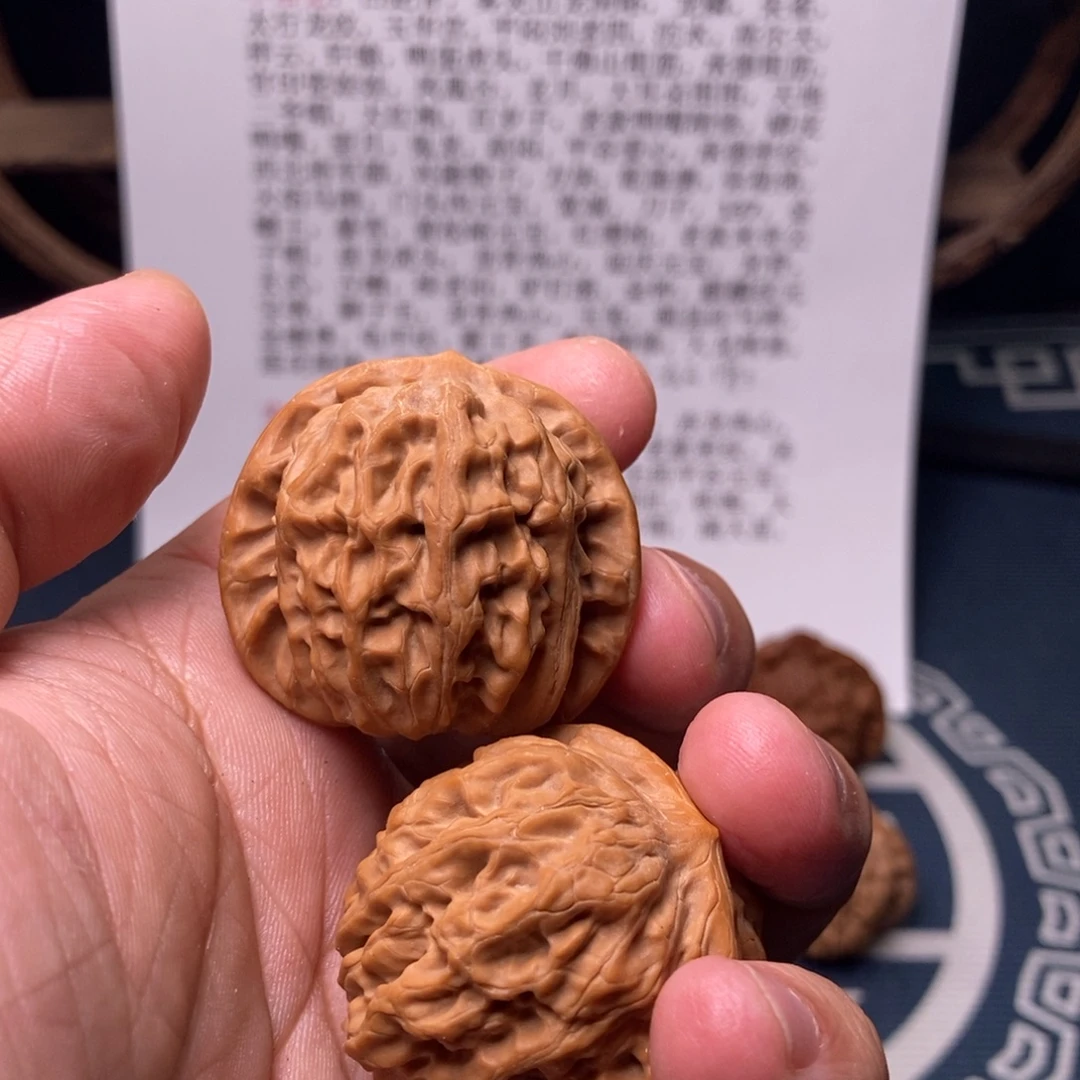 舰***哥把件文玩核桃39.8纯一代龙脉元宝