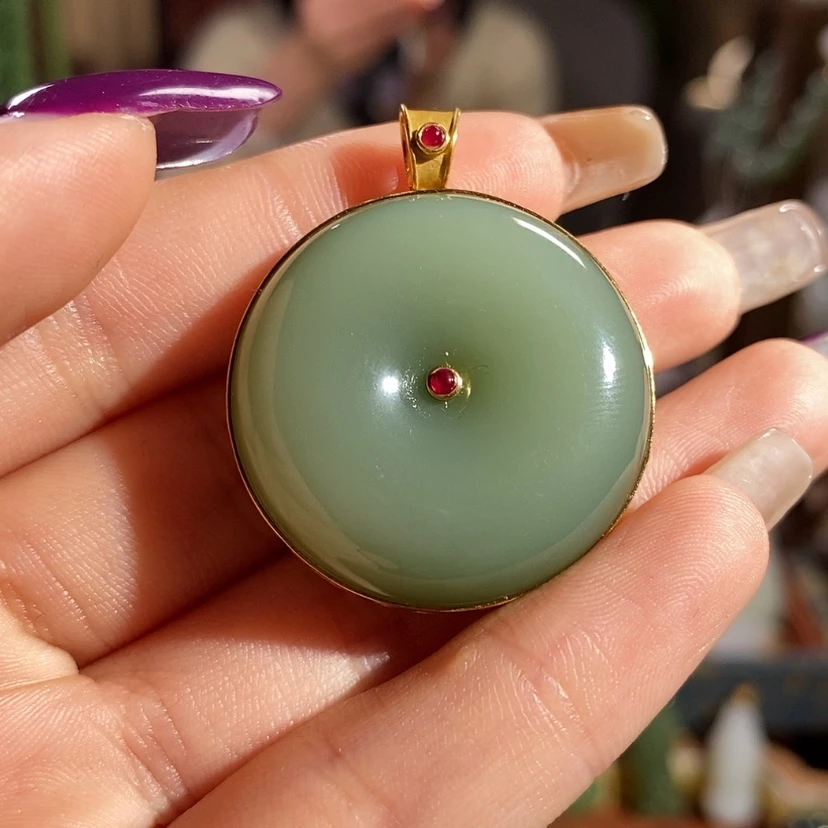 【闪购商品】吊坠(赠链)18K金镶嵌和田玉