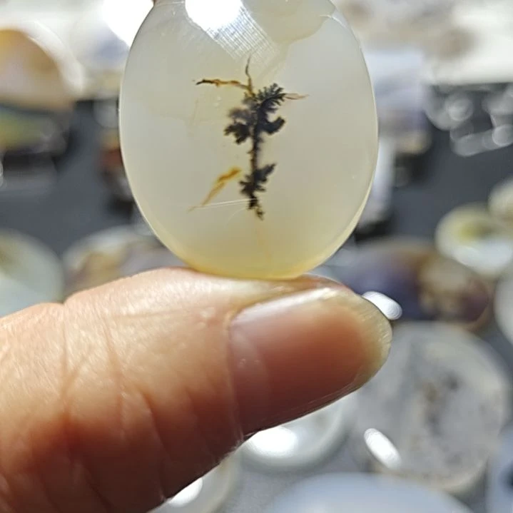 玛瑙/玉髓未镶嵌珠宝奇石