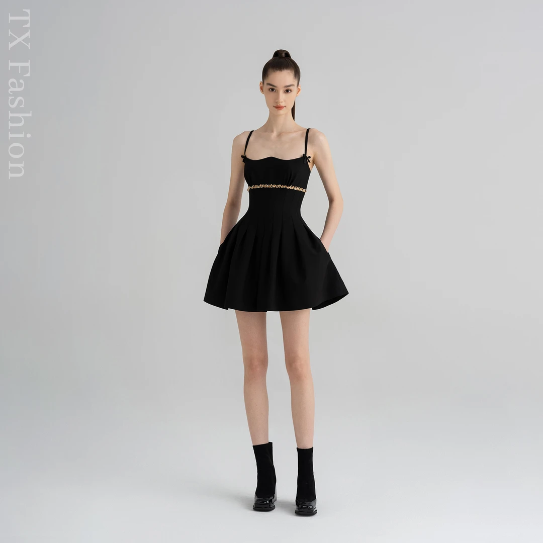 【SYREN】设计师手工钉珠小黑裙蝴蝶结短款连衣裙收腰蓬蓬裙