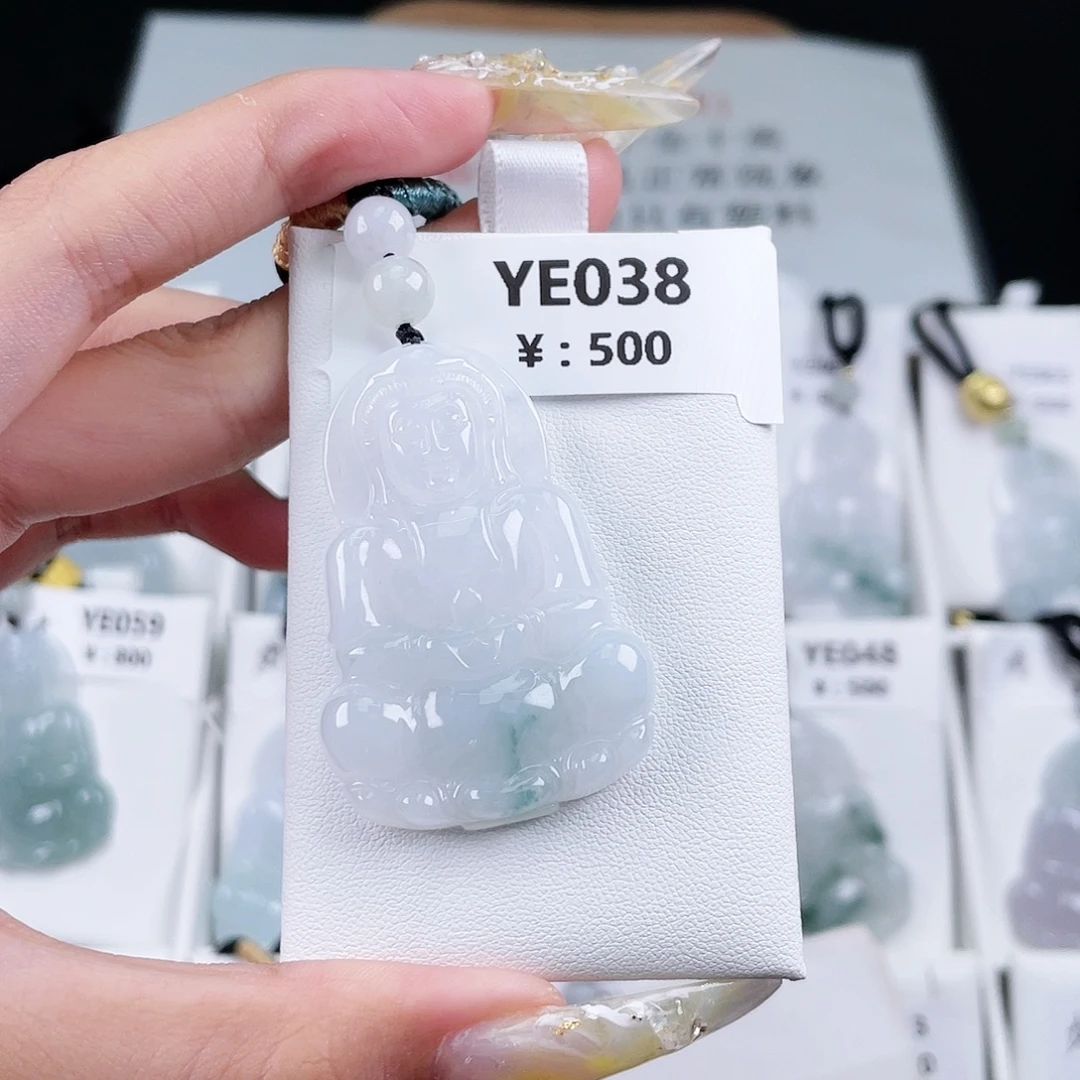翡翠未镶嵌颈饰YE038