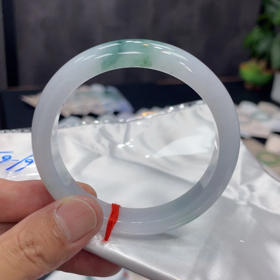 翡翠手镯未镶嵌手鐲63