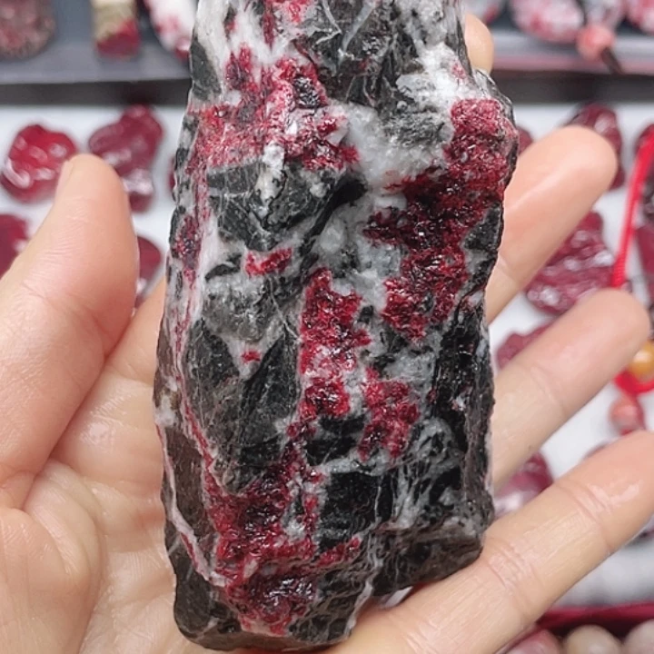 天然辰砂晶体砂毛料