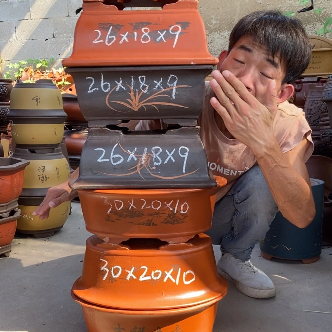 紫砂花盆紫砂艺术学院的学生