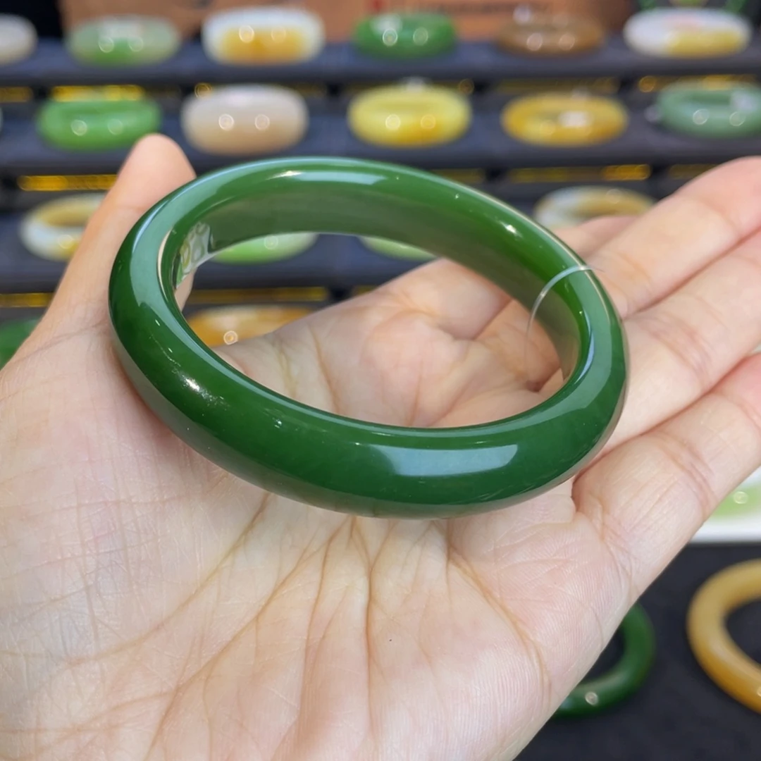 未镶嵌手镯和田玉-辣阳绿！碧玉56