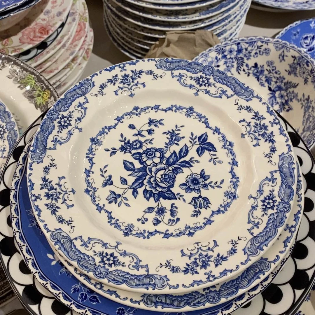 瓷微瑕蓝色玫瑰八寸平
