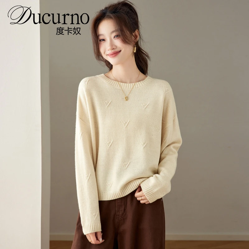 慵懒风米白色圆领毛衣女秋冬2025松弛宽松针织衫上衣打底衫潮流显