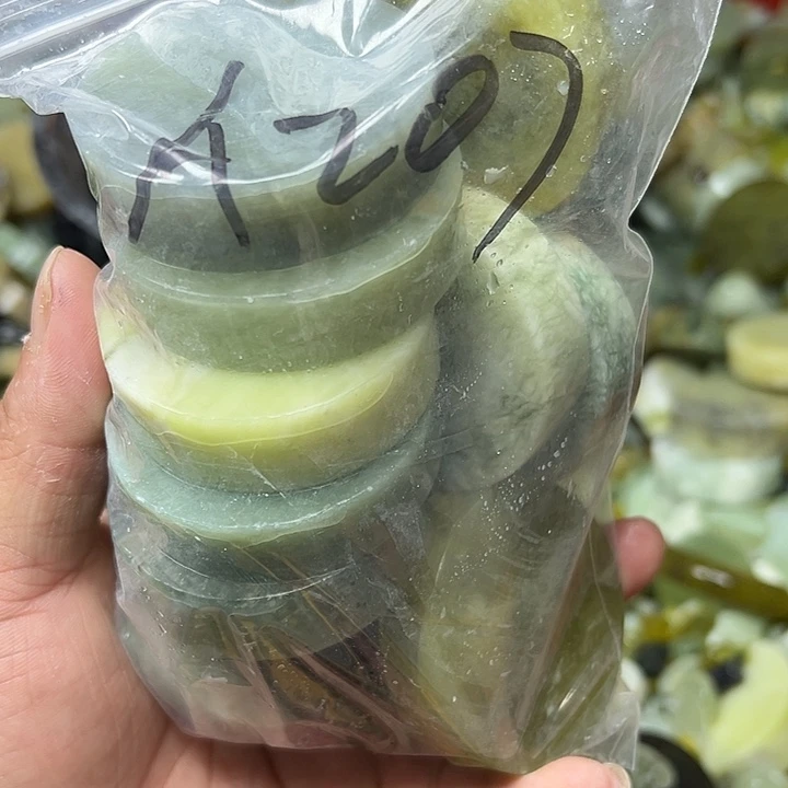 蛇纹石玉未镶嵌鱼缸石，盆景石