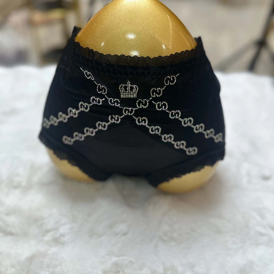 2025新款休舍时尚优雅带钻内裤休闲666