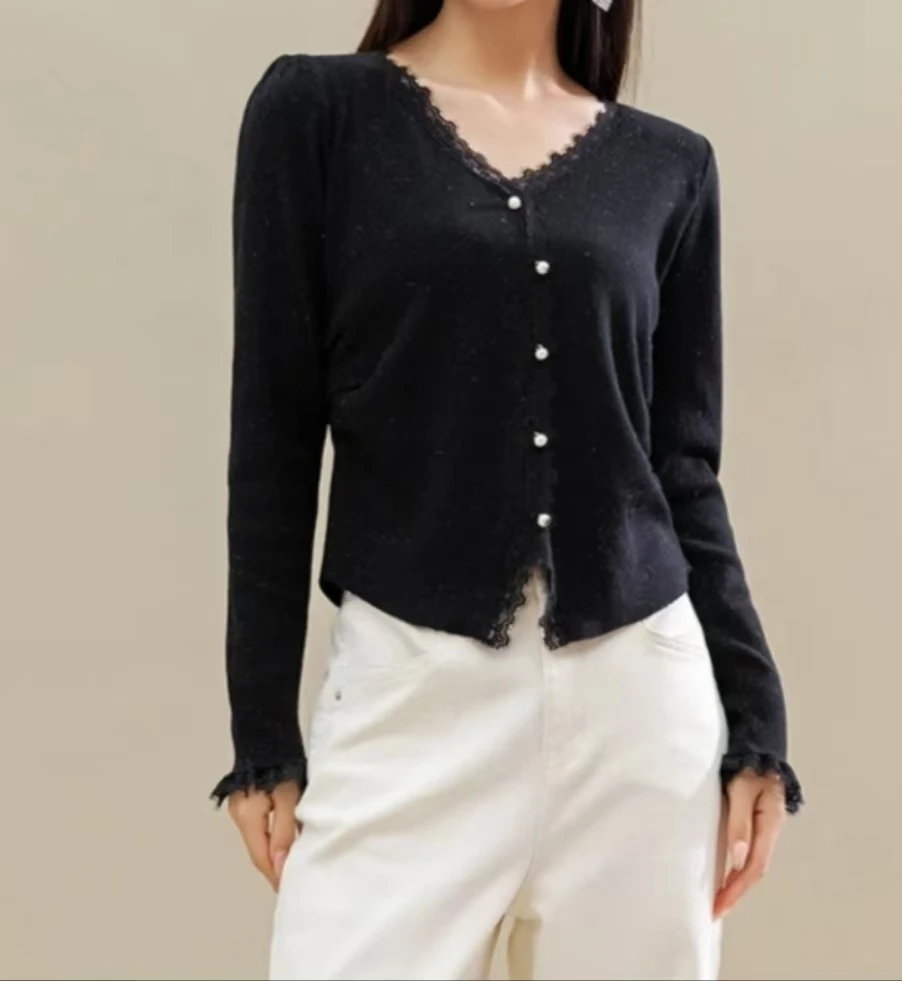 V领法式蕾丝2024新款收腰显瘦气质百搭修身上衣冬季显瘦长袖针织