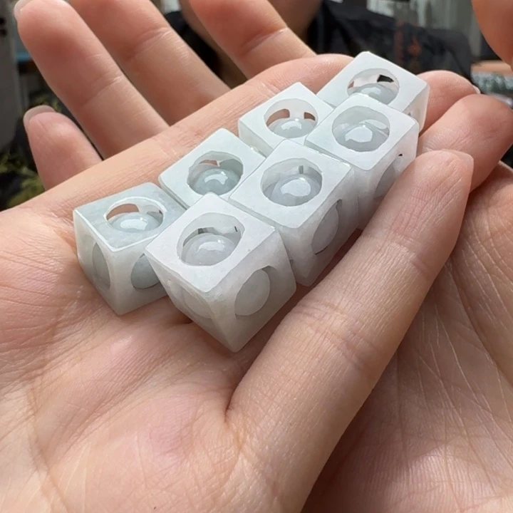 未镶嵌挂件翡翠福利1个，不包邮，拍一单邮费发货