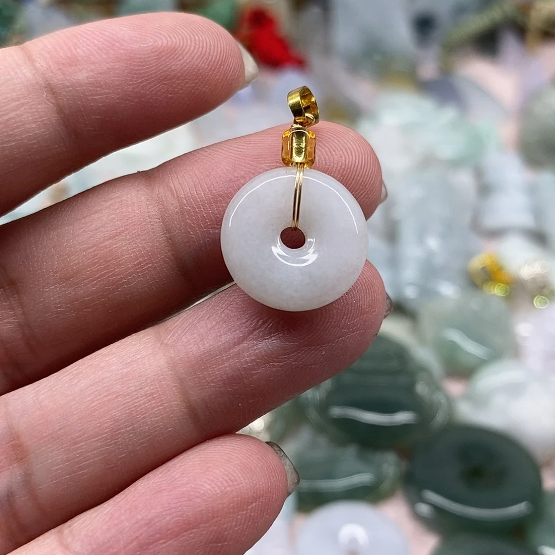 颈饰未镶嵌翡翠天然