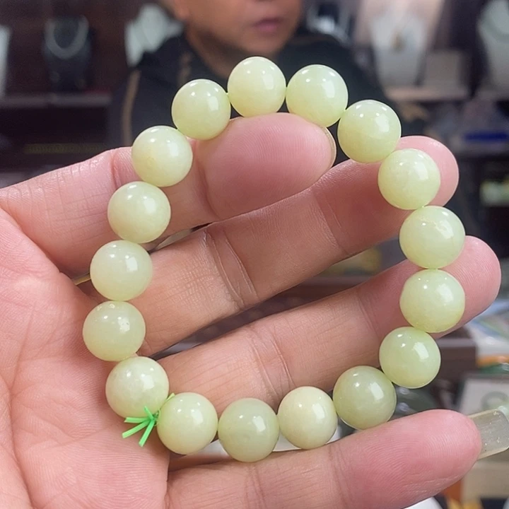 和田玉未镶嵌手串