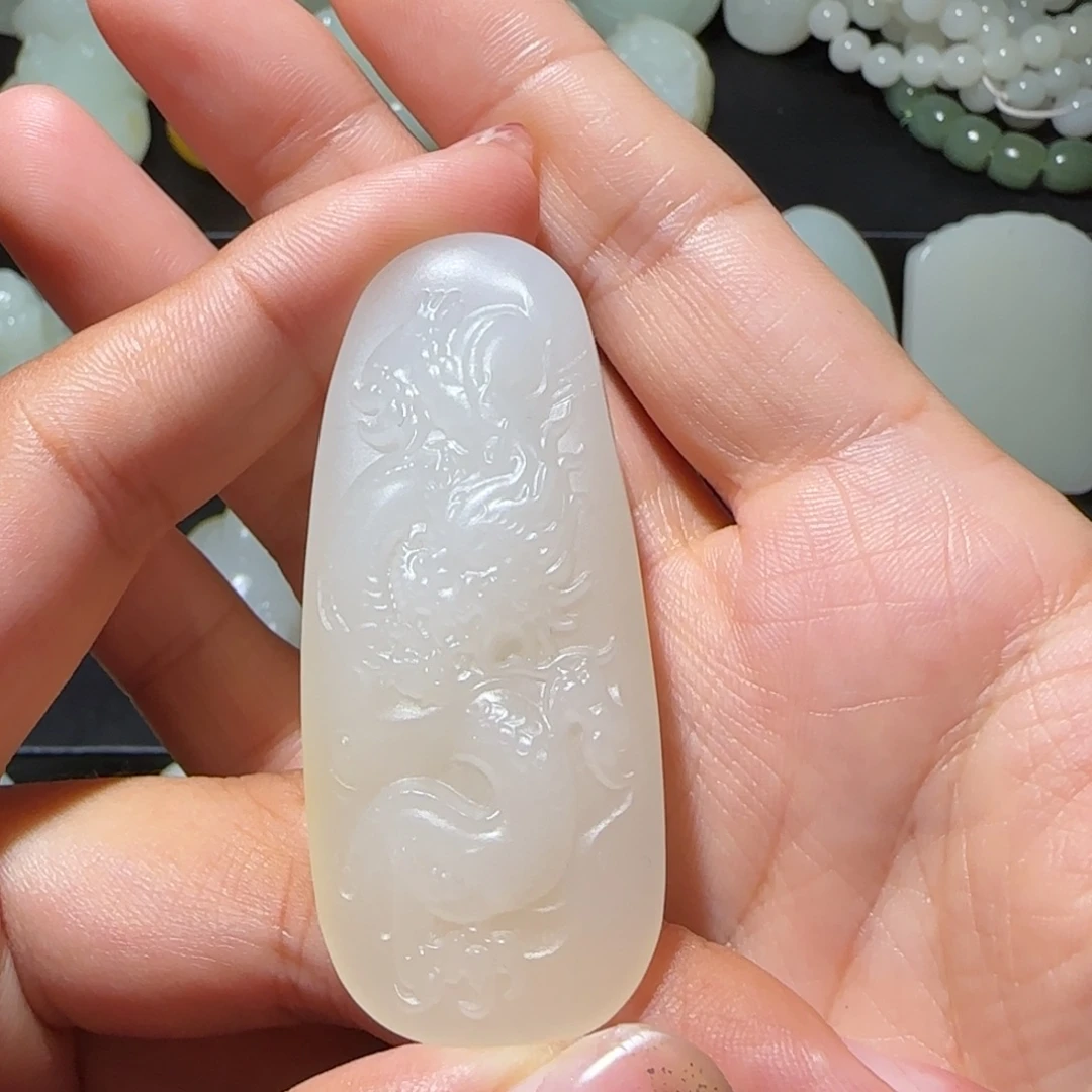简***吃和田玉未镶嵌颈饰