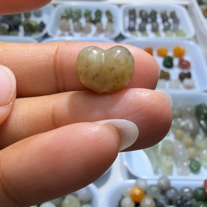 未镶嵌和田玉珠宝半成品