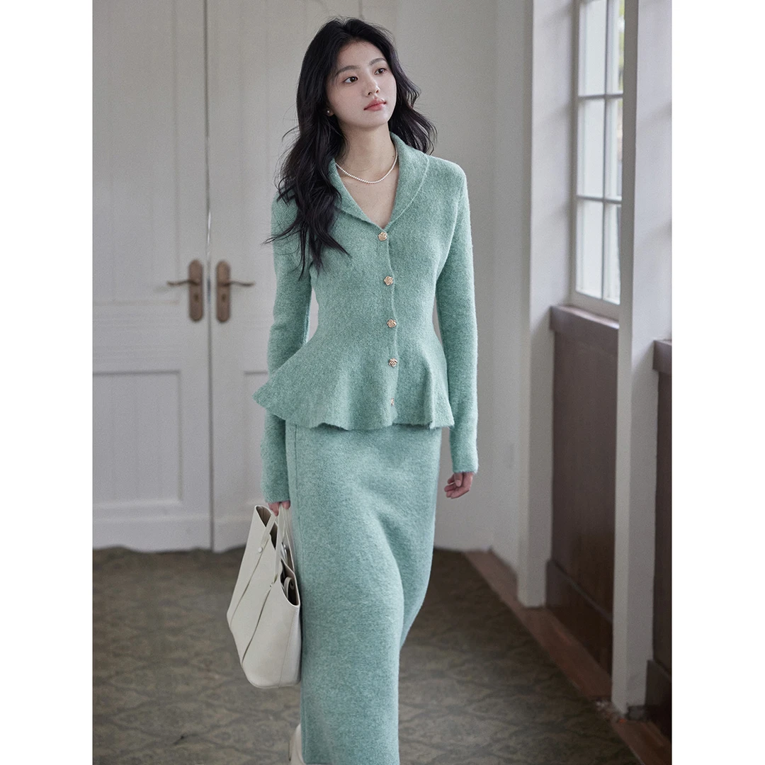 贰羊设计【乔妤】法式翻领收腰羊毛针织衫+半身裙子气质两件套装