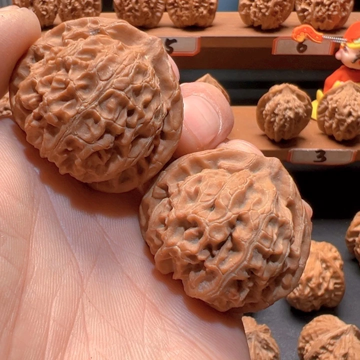 文玩核桃吊坠宫灯