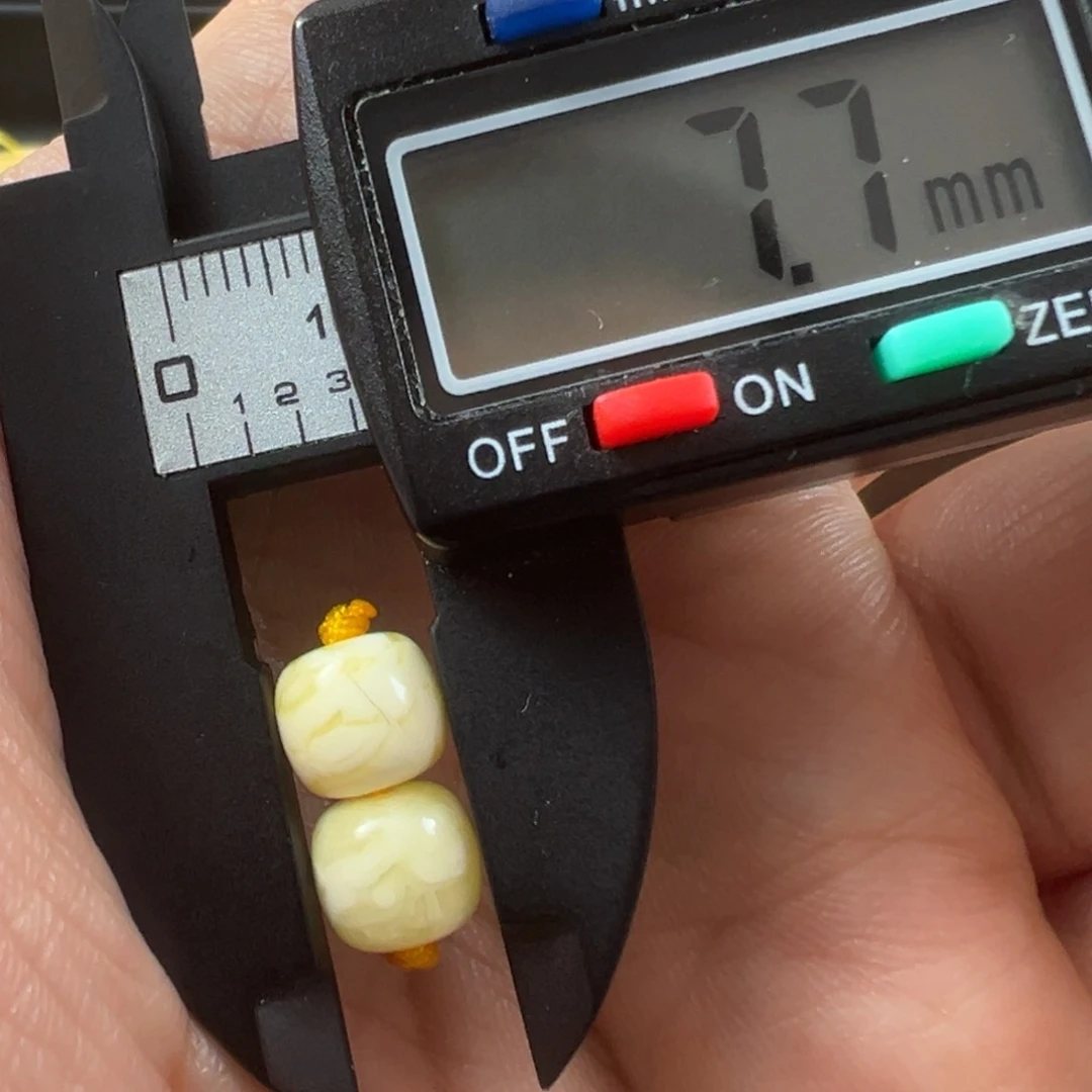 未镶嵌蜜蜡裸石5 杂