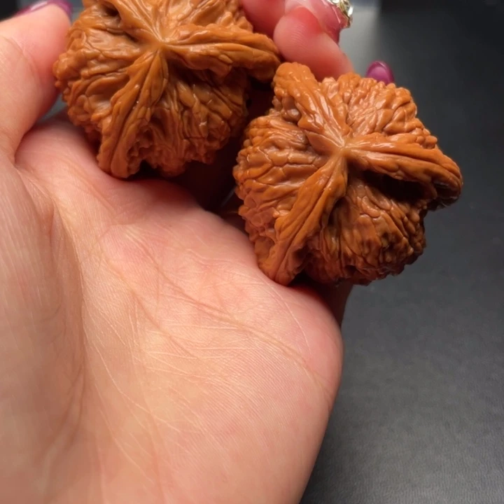 威***文玩核桃吊坠白狮子