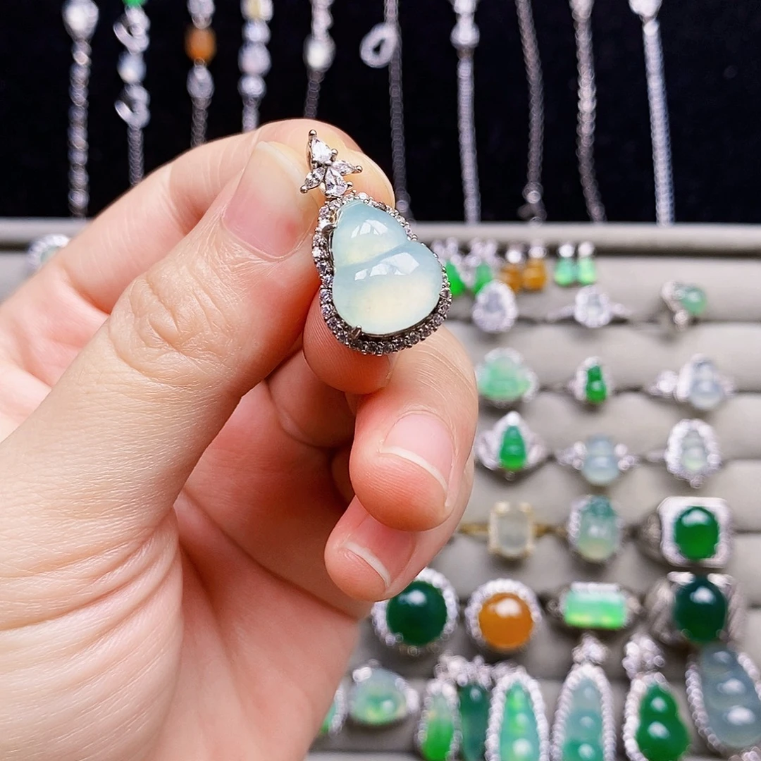 翡翠银S925镶嵌颈饰葫芦