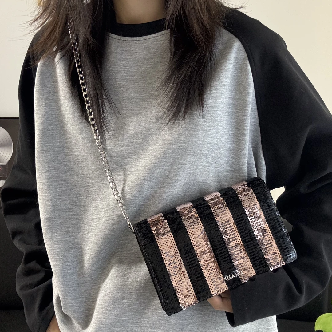 95新 Prada/普拉达 0亮片缎面条纹黑粉链条包