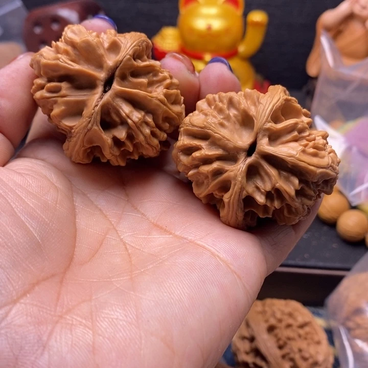 呜***哟吊坠文玩核桃大沽石