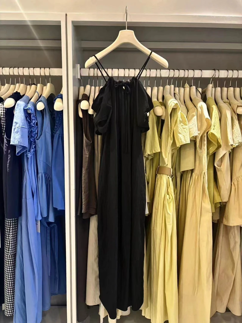 设计感一字肩花苞短袖连衣裙（6376）