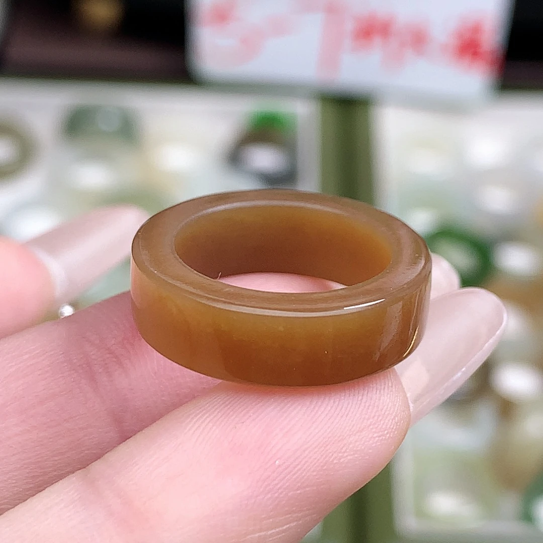 未镶嵌戒指和田玉