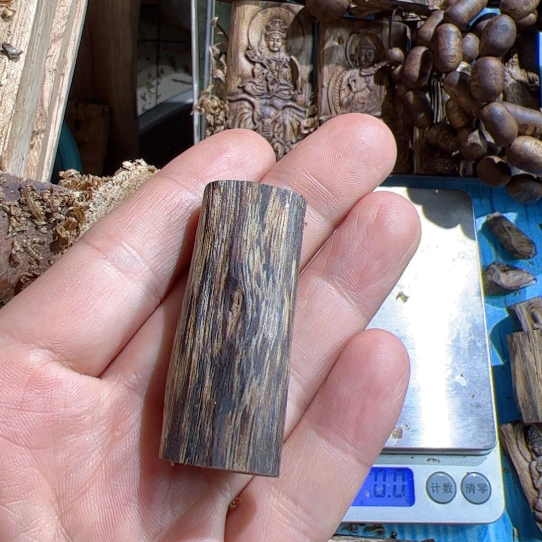 沉香吊坠白棋素牌6.7克