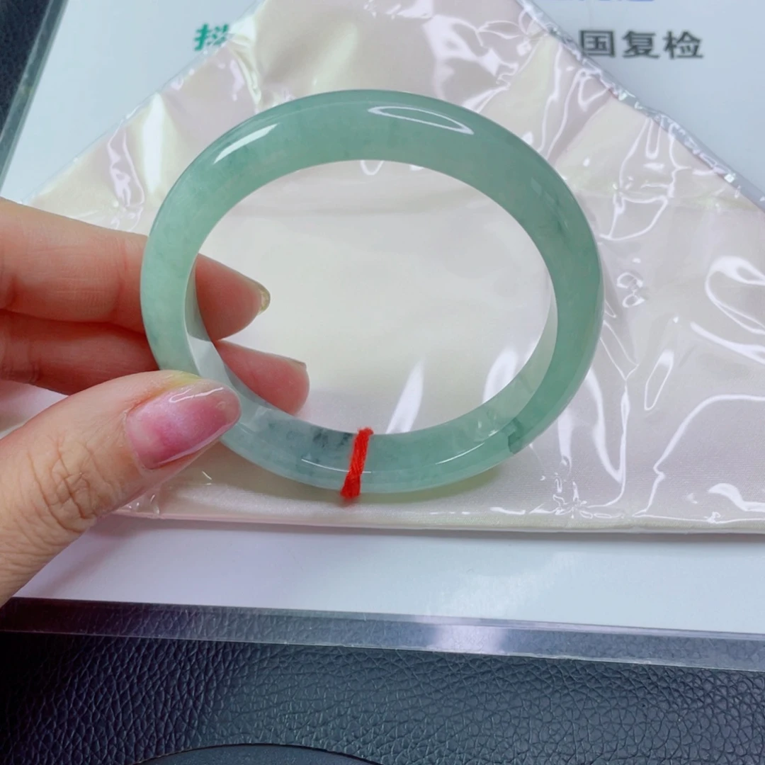 黄***7翡翠手镯未镶嵌天然