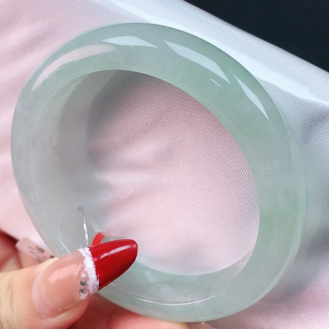 翡翠手镯未镶嵌54圈