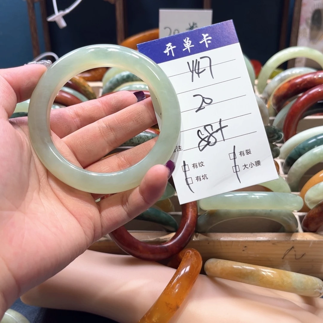 蛇纹石玉手镯未镶嵌琪*咪