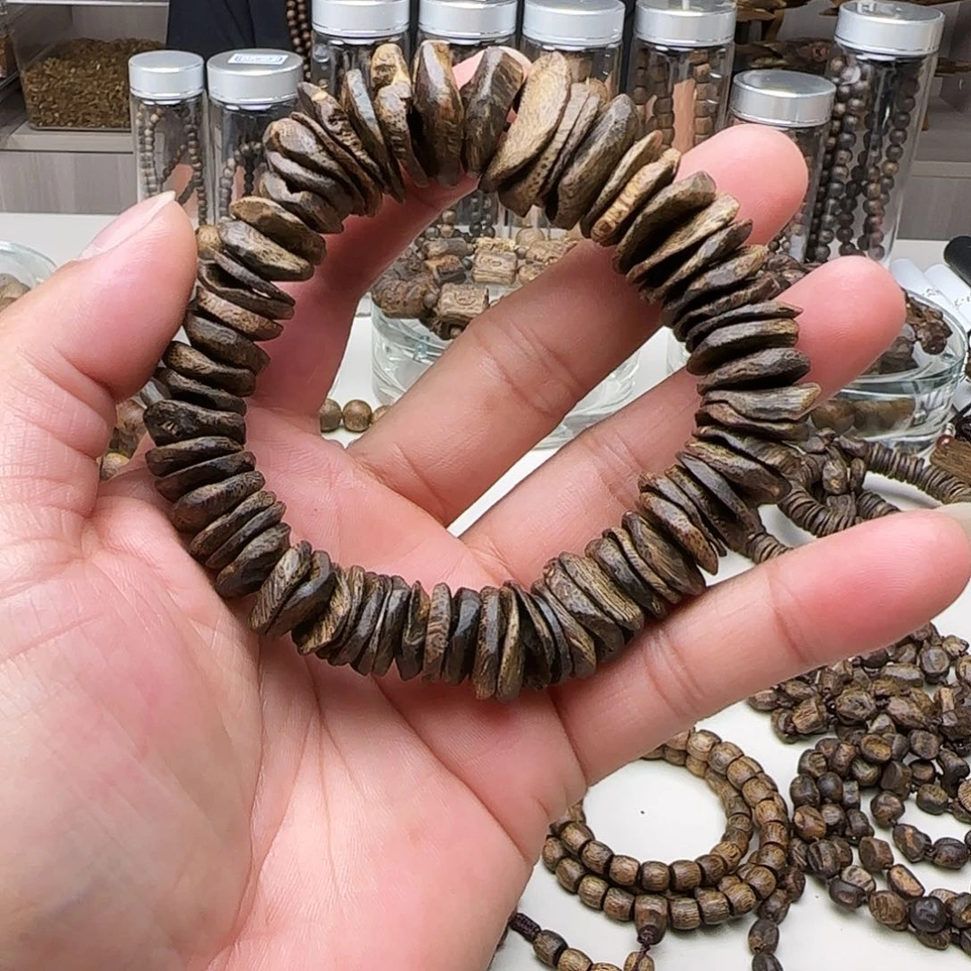 沉香手串海南白模