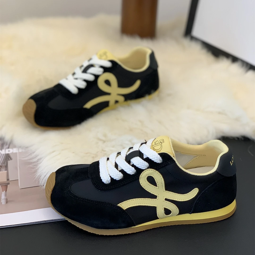 轻便超火百搭阿甘鞋女2025秋季新款显脚小平底舒适拼色时尚德训鞋