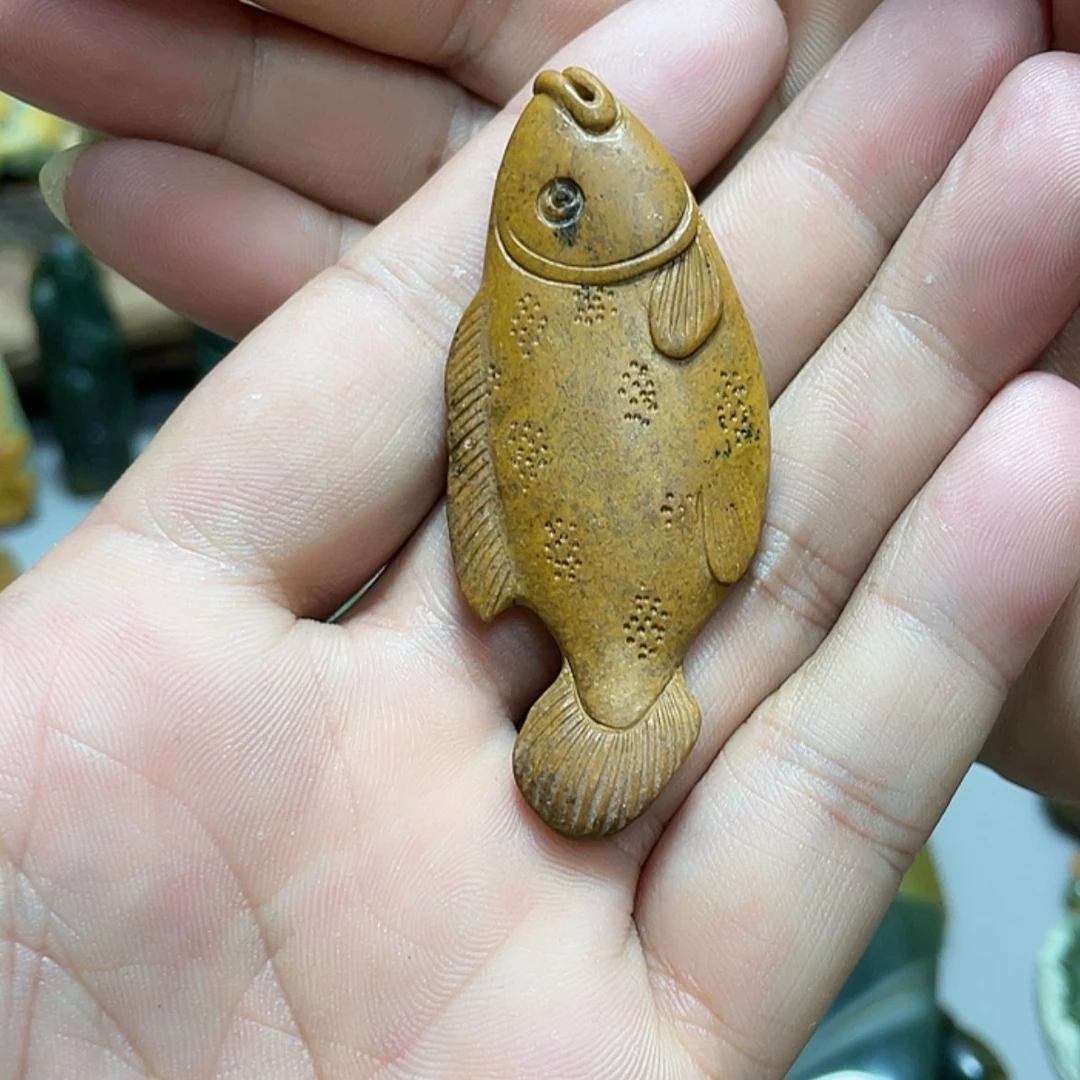 【闪购商品】未镶嵌岫岩河磨玉（透闪石质玉）挂件