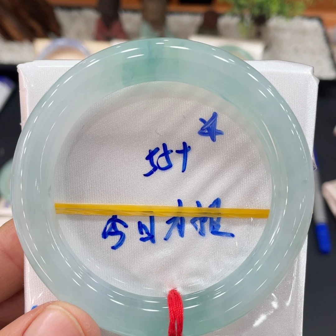 未镶嵌手镯翡翠在