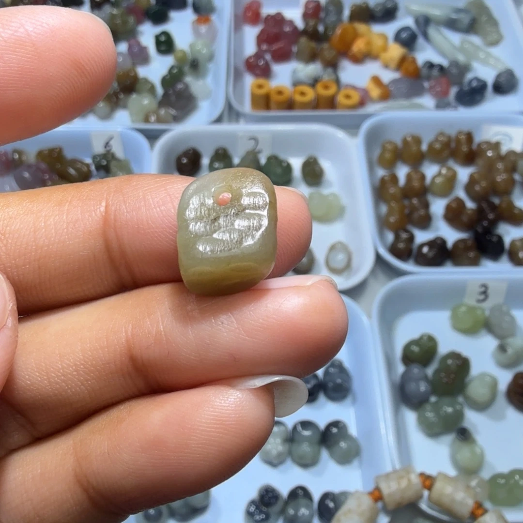 和田玉未镶嵌珠宝奇石